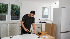 Küchenmontage Wien - Schrank aufbauen